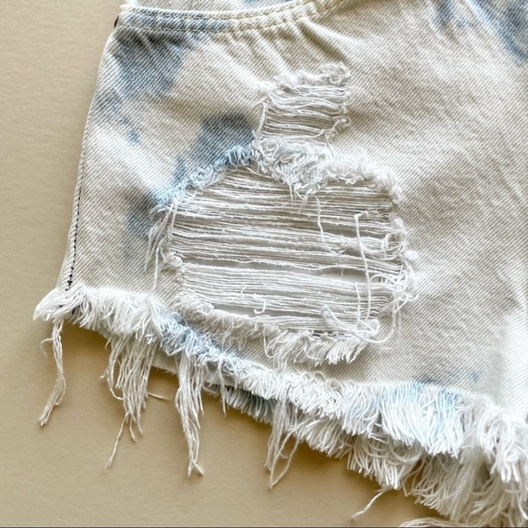 Lee Vintage Bleached Distressed UGWA Cut-Off Denim Shorts - Picture 6 of 10